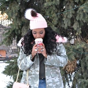 Meet your Posher, Ebony